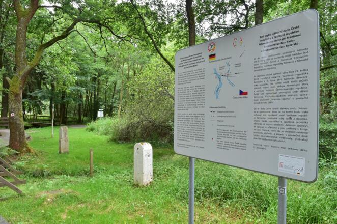 Erinnerungstafel am Dreiländereck bei Eichigt und Prex