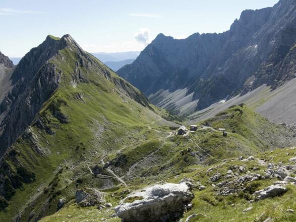 Die Lamsenjochhütte am Lamsenjoch