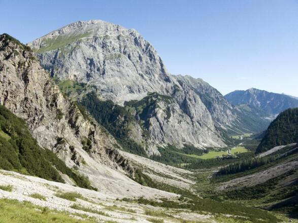 Rückblick über den Gramaier Grund zum Sonnjoch