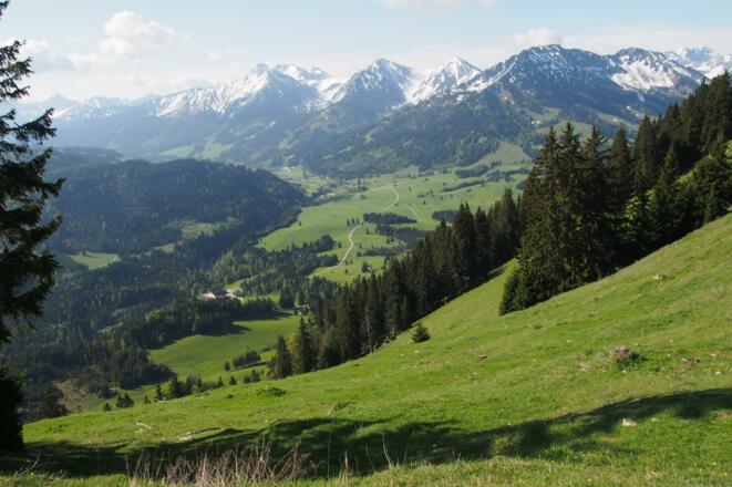 Weitblick gegen Süden - B`schießer-Ponten