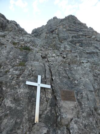 Urbleskarspitze - zunächst links der großen Rinne