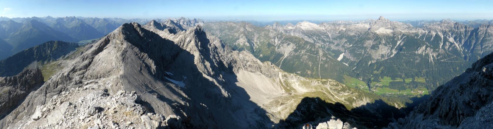 Bretterspitze, Gliegerkarspitze, Hinterhornbach - von li nach re