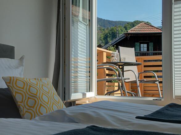 Ferienwohnung Alpenzauber - Blick zur Terrasse