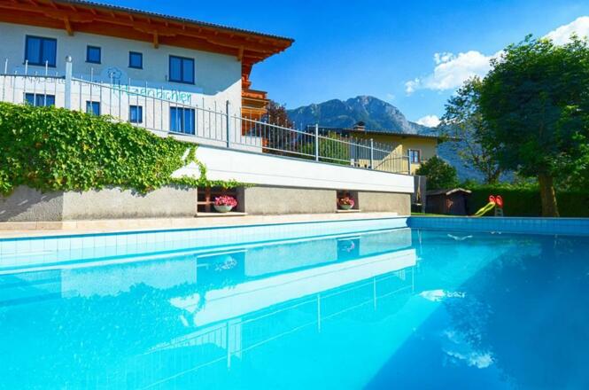Haus, Garten, Pool1