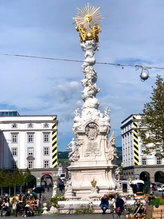 Die Dreifaltigkeitssäule am Hauptplatz in Linz