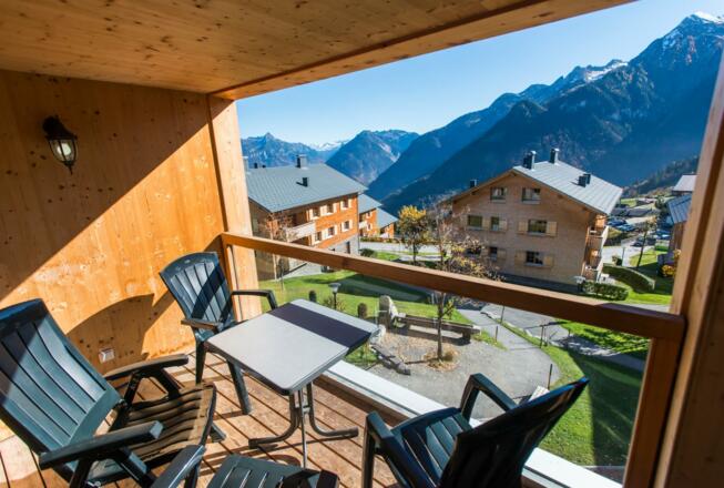 Balkon mit Bergpanorama