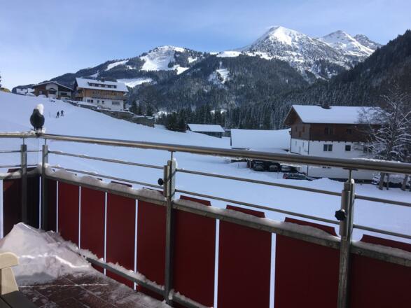 Winterlicher Blick vom Balkon