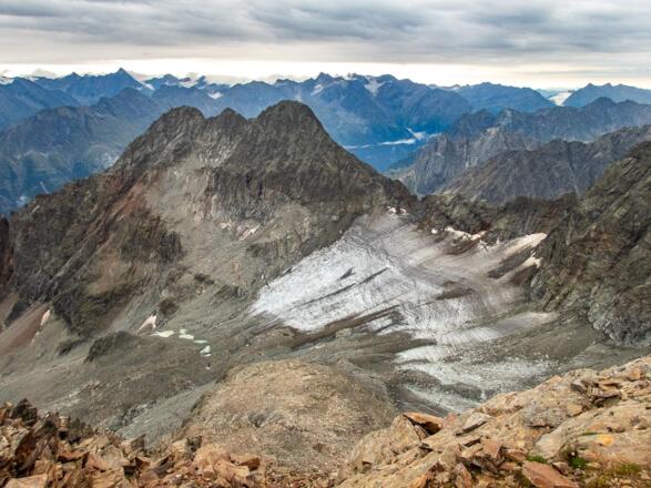 Blick vom Luibiskogel auf den Hauerferner, von dem leider nicht mehr viel übrig ist.