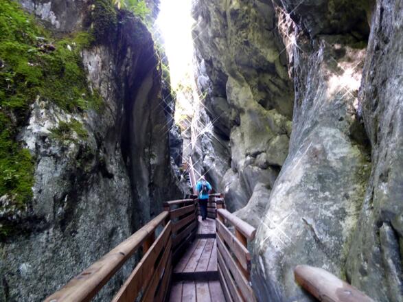 Die Innersbachklamm: Umfallen geht nicht.