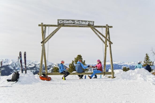 Gemeinsames Schaukeln am Gipfel