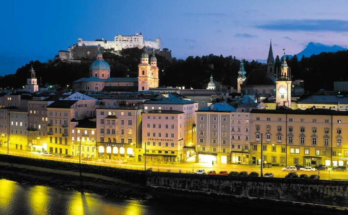 Salzburger Altstadt bei Nacht