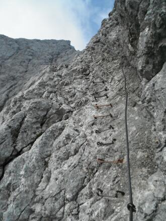 Eine der eher seltenen Passagen mit Tritthilfen