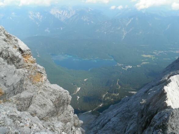 Ausblick auf den Eibsee von der Irmerscharte