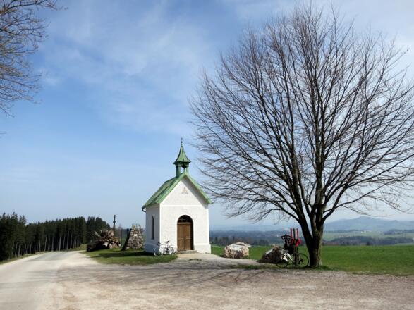 Die Kapelle nahe der Kaiserbuche wurde im Jahre 1898 zum 50. Regierungsjubiläum Kaiser Franz Joseph`s errichtet.