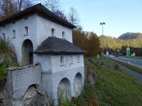 Von dem im Jahr 1929 abgebrochenen Befestigungstor am Steinpass gibt es leider nur noch dieses Modell.