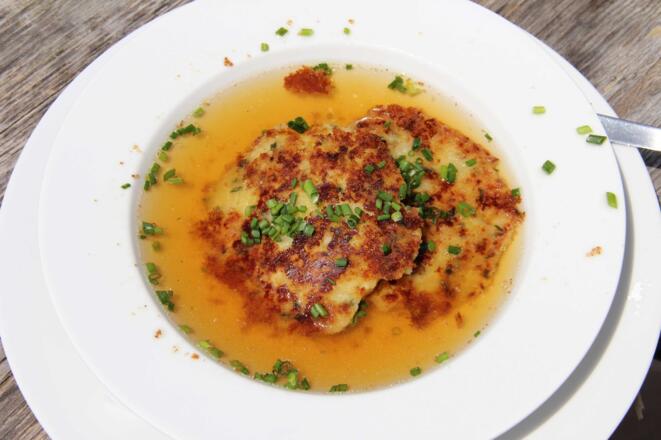 Die Kaspressknödel sind eine kulinarische Spezialität der Vorderkai-serfeldenhütte.
