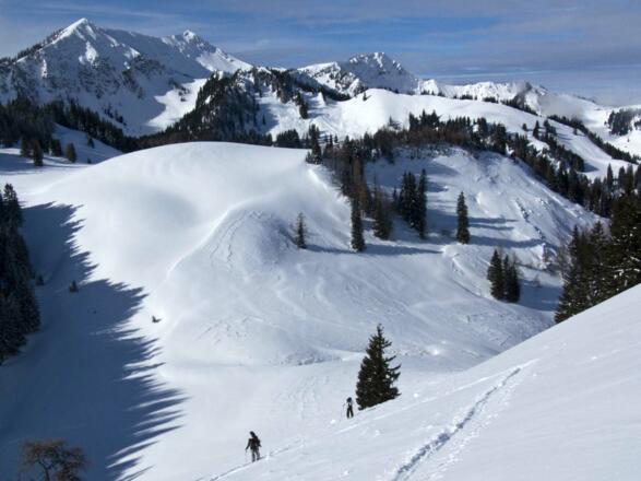 Das Panorama weitet sich (hier die Berge um den Großen Traithen).
