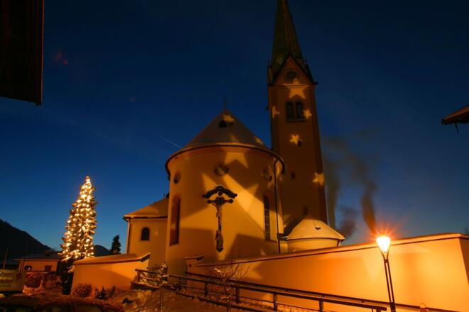 Kirche Kundl Winter