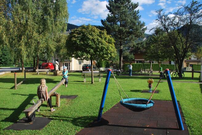 Spielplatz Hüttstrasse Wippe