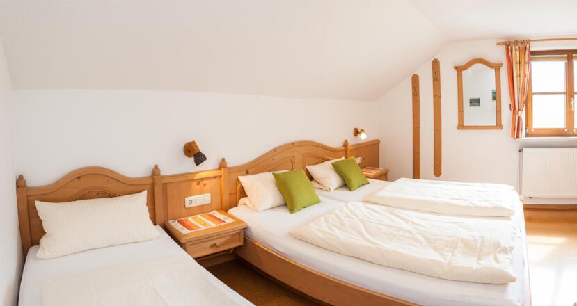 Schlafzimmer mit 3 Betten, Fewo Schwalbennest
