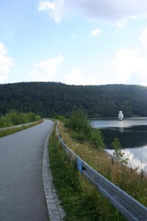 Staumauer der Trinkwassersperre Frauenau