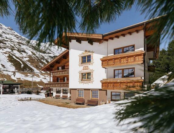 Hotel Macun Winter