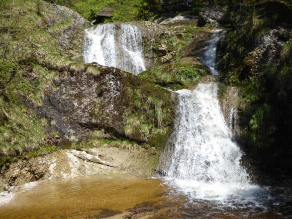 Wasserfall auf dem Wanderweg zwischen Ebenau und Faistenau