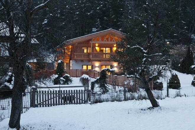 Winter Hausansicht