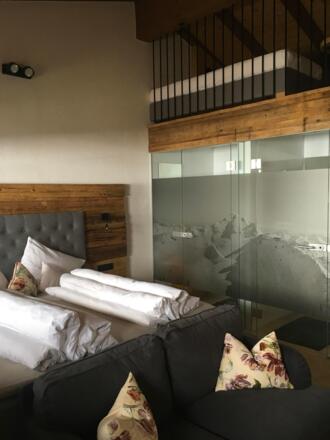 E0B2C0EA-197B-4482-82E4-0A818E8F1067