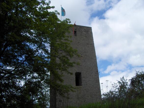 Die Ruine Schwarzenburg ist alljährlich Schauplatz des Freilichtspiels "Der Guttensteiner".