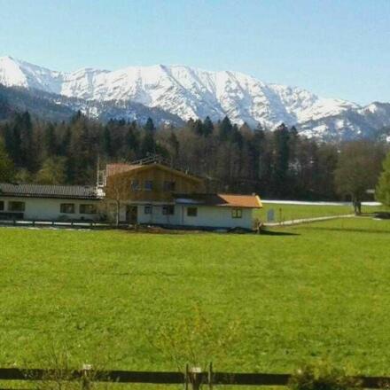 Ferienwohnung Haulle Kreuth am Tegernsee Ausblick vom Balkon im Frühjahr