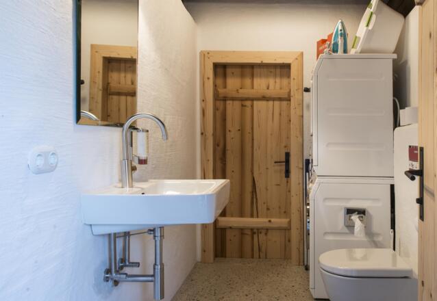Gäste WC und Waschmaschine im Gästehaus