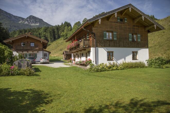 Haupthaus &amp; Zuahaisl im Sommer