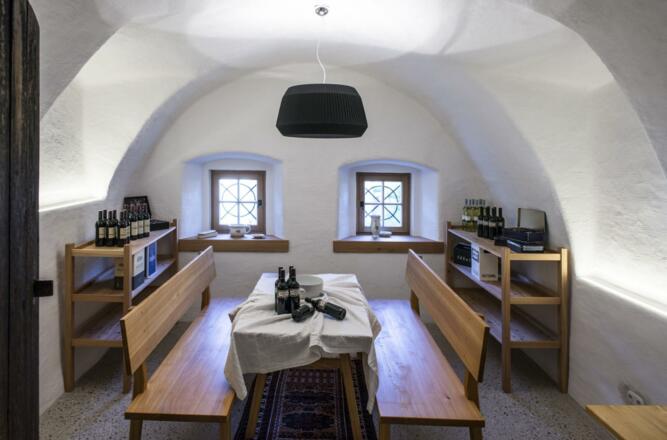 Ehemalige Rauchkuchl als Weinkeller im Chalet