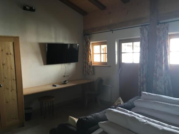 01FA37B4-A712-471D-B2A9-D9AF0E51D4FD