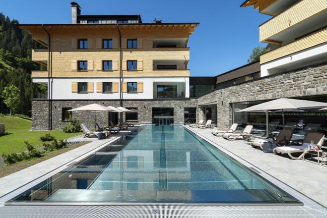 Pool_Aussen_04