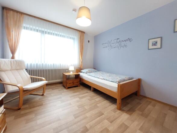 Schlafzimmer 2