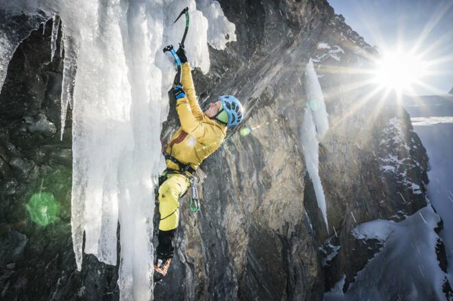 Im frei hängenden Eiszapfen der Schlüsselstelle