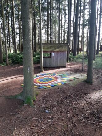 Hütte mit Mosaik zum selbst legen