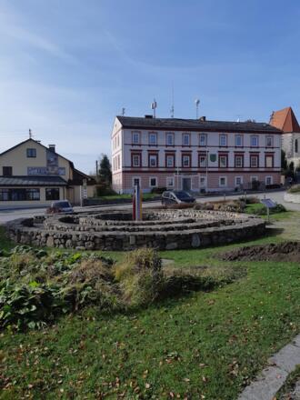 Start des Weges im Zentrum von Rainbach