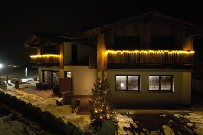 Hausansicht Nacht
