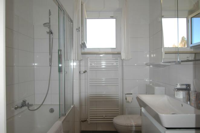 Apartmenthaus Ahorn; Badezimmer