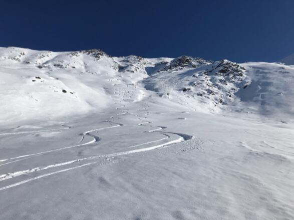 Bei der Abfahrt hinunter zum Hochleger