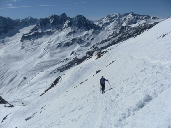 Sehr steiler Gipfelhang