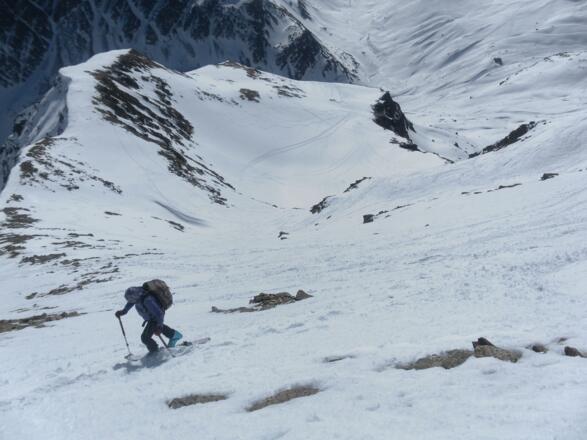 vor der felsigen Enge
