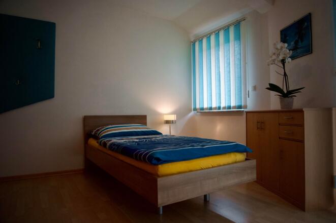 1EBA1370-C75D-40E8-997F-F194B5672B03_1_201_a