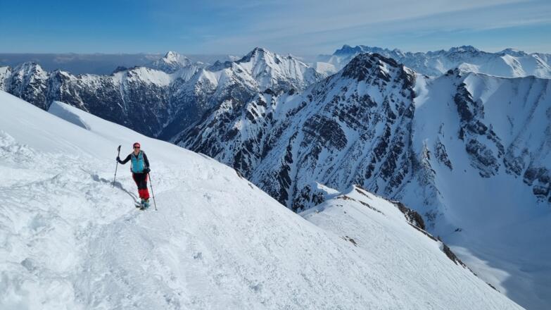 Querung zum Skidepot - im Hintergrund Tauberspitz