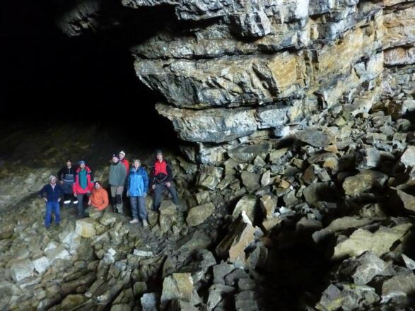 Am Höhleneingang
