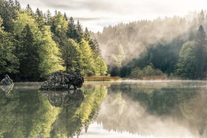 Berglsteinersee 712er Lounge Blick auf Liebespaar