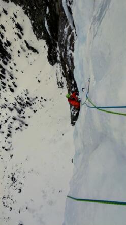 Im Nachstieg in der 4. Seillänge